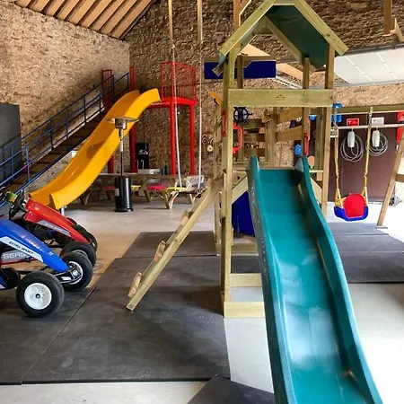 ヴィラ A&b Wellness 6 Personen ビューリンゲン