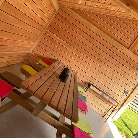 ヴィラ A&b Wellness 6 Personen ビューリンゲン