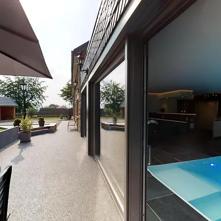 ヴィラ A&b Wellness 6 Personen ビューリンゲン