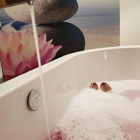 ヴィラ A&b Wellness 6 Personen *